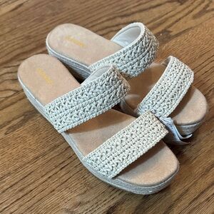 Old Navy Cream Woven Sandals